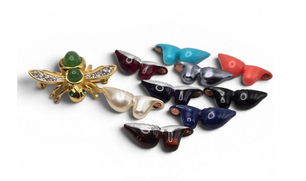 Joan Rivers Interchangeable Bee Brooch 10 Magnetic Color Inserts